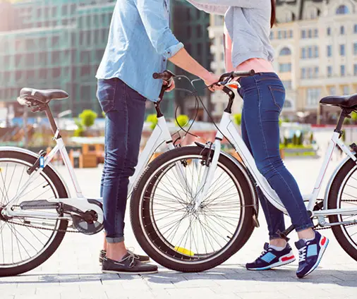 CoupleOnBikes2