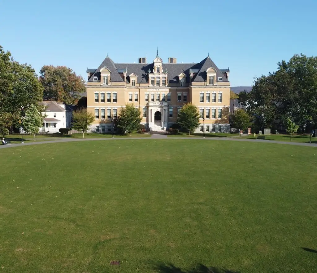 Thumbnail-For-The Common-Pittsfield-MA-By-Perpetual Dispensaries